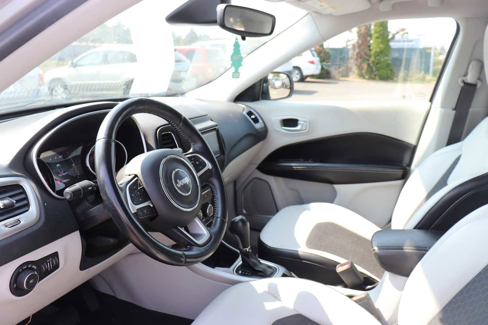 Thumbnail: 2018 Jeep Compass - 10
