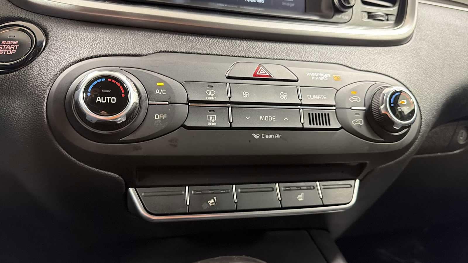 Thumbnail: 2017 Kia Sorento - 20