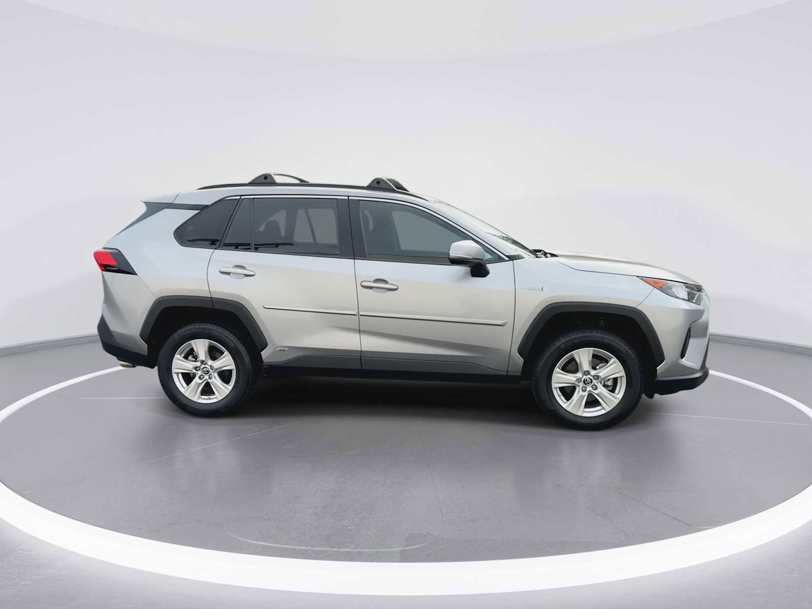 Thumbnail: 2019 Toyota RAV4 - 9