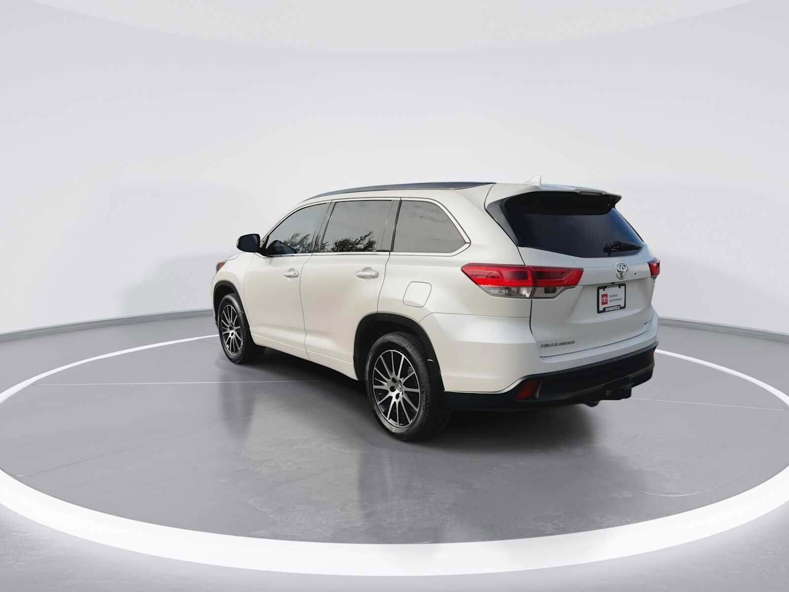 Thumbnail: 2017 Toyota Highlander - 6
