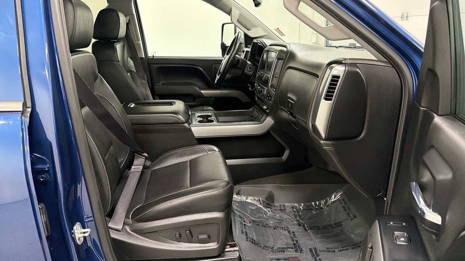 Thumbnail: 2016 Chevrolet Silverado 2500 - 30