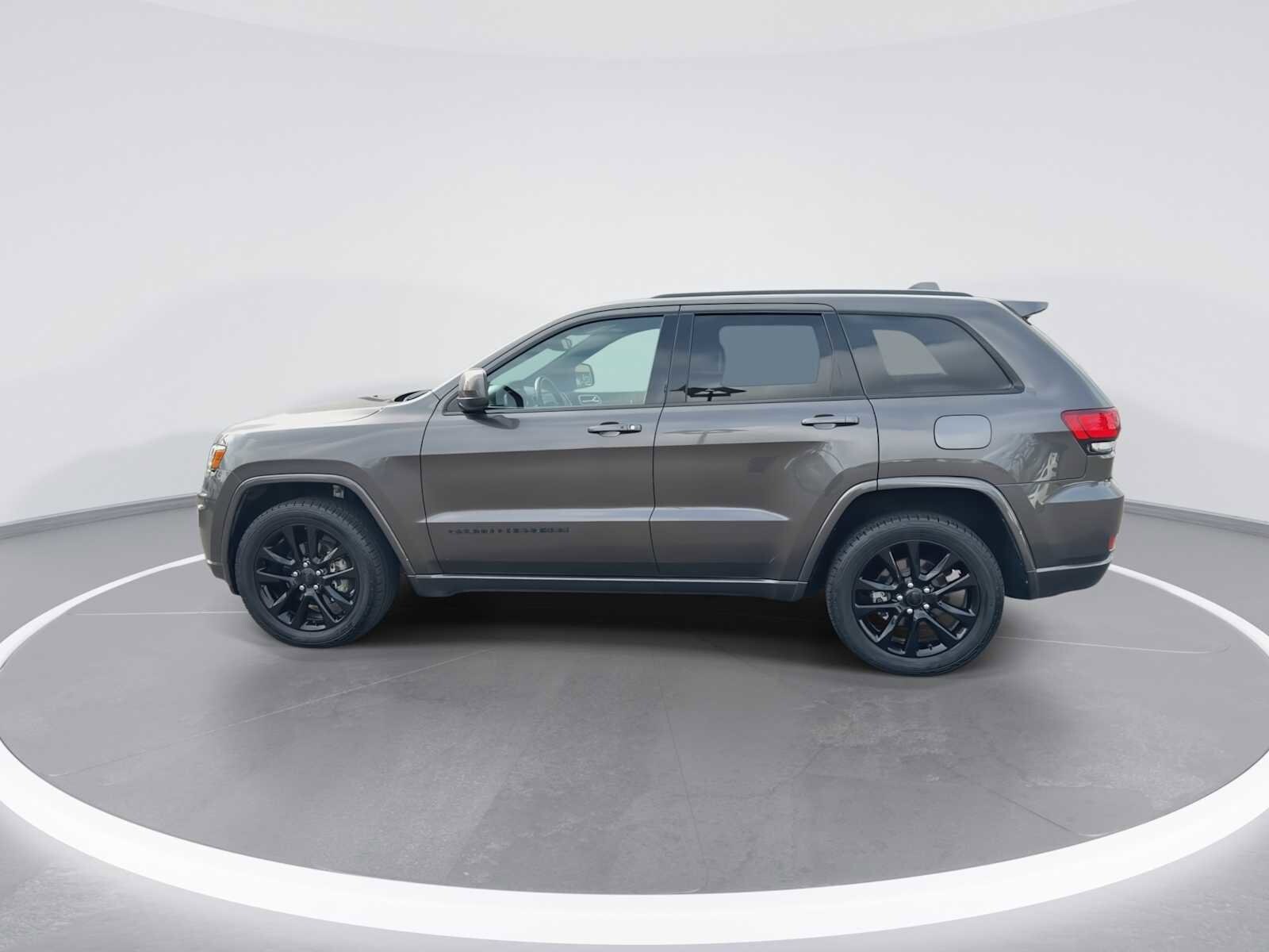 Thumbnail: 2020 Jeep Grand Cherokee - 5