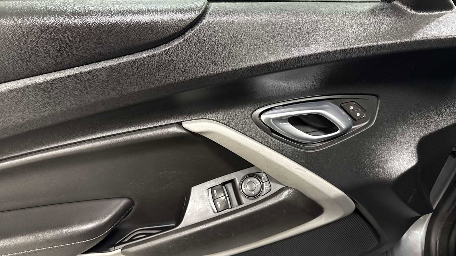 Thumbnail: 2020 Chevrolet Camaro - 15