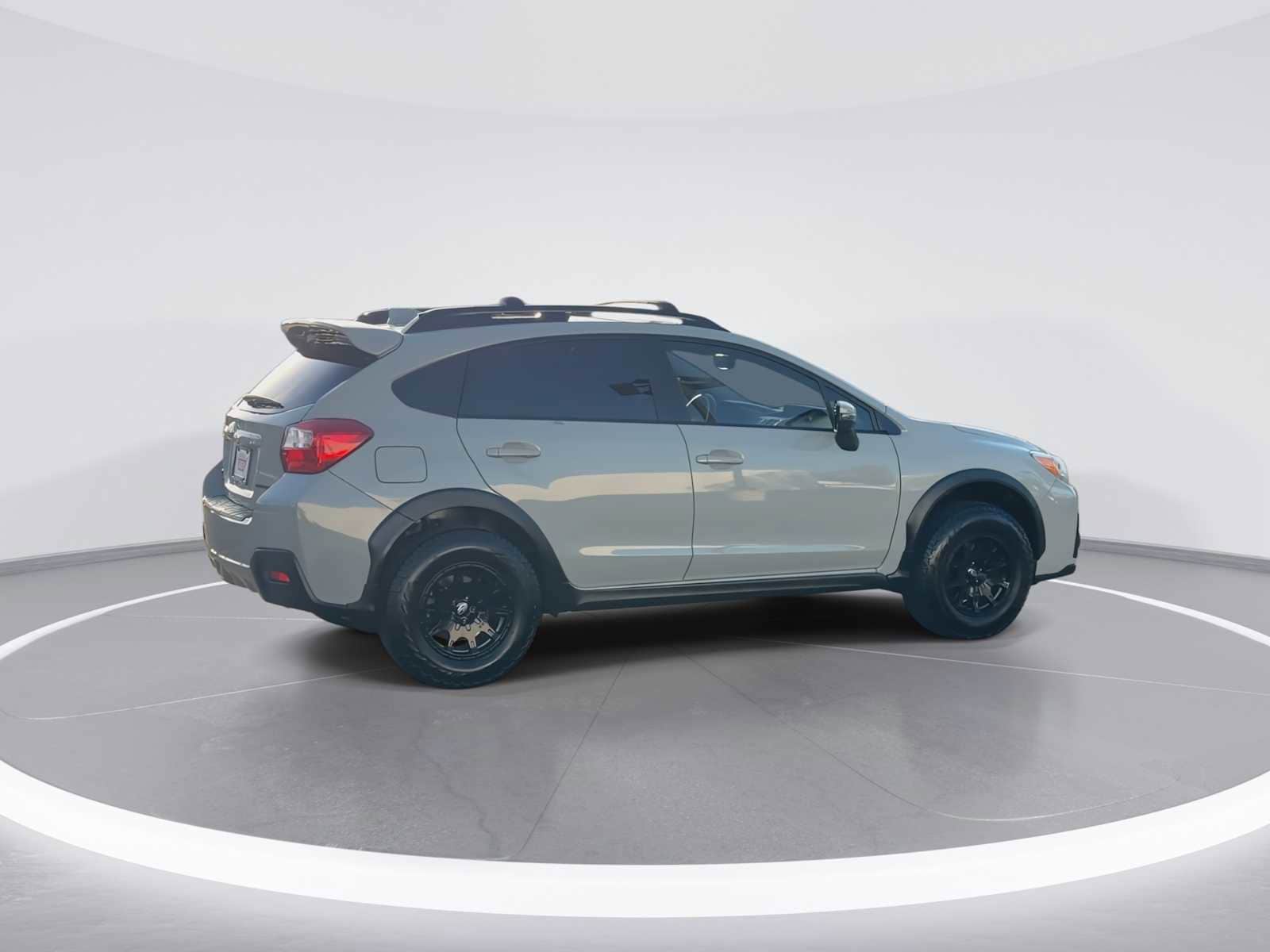 Thumbnail: 2017 Subaru Crosstrek - 8