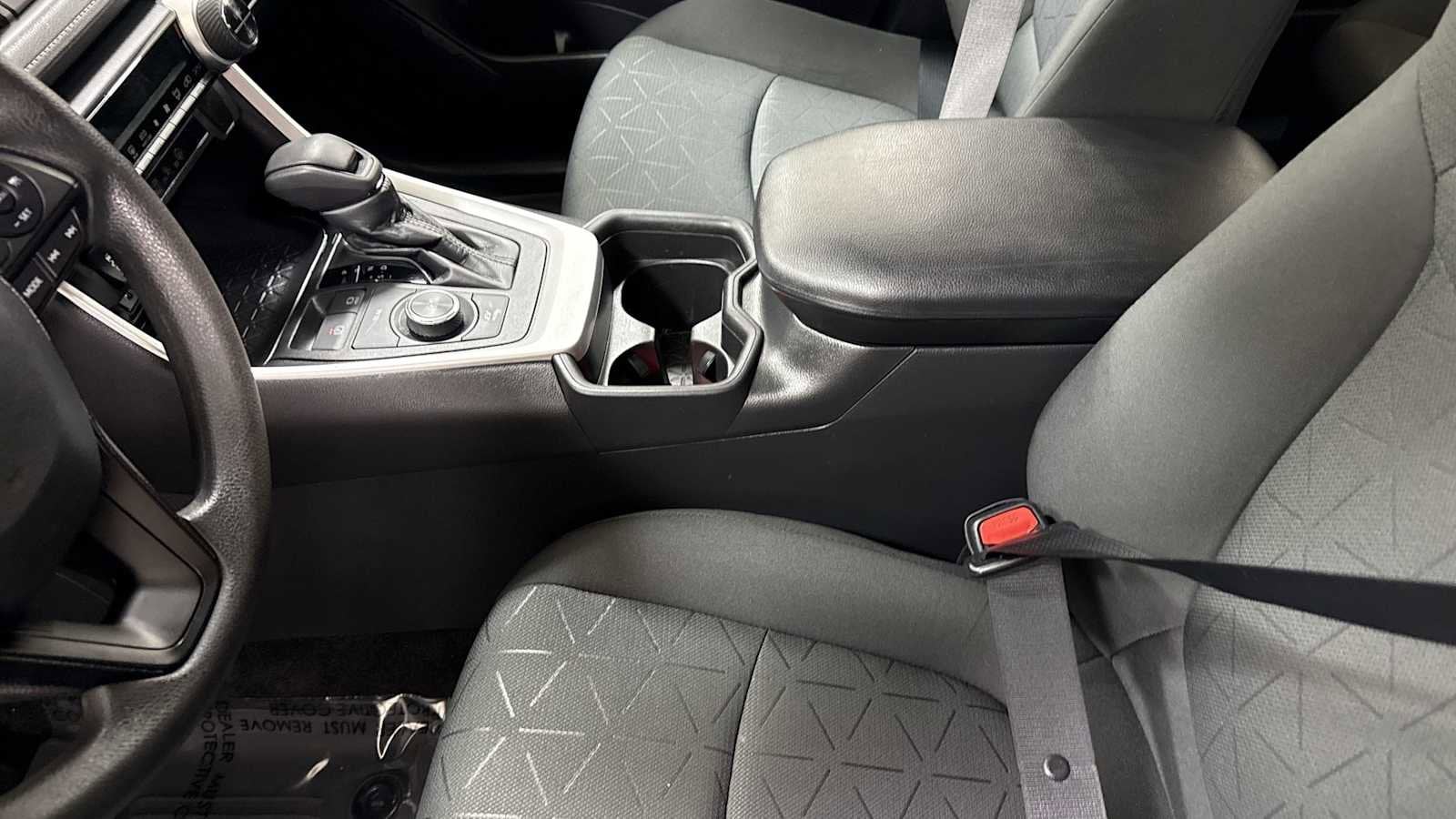 Thumbnail: 2021 Toyota RAV4 - 22