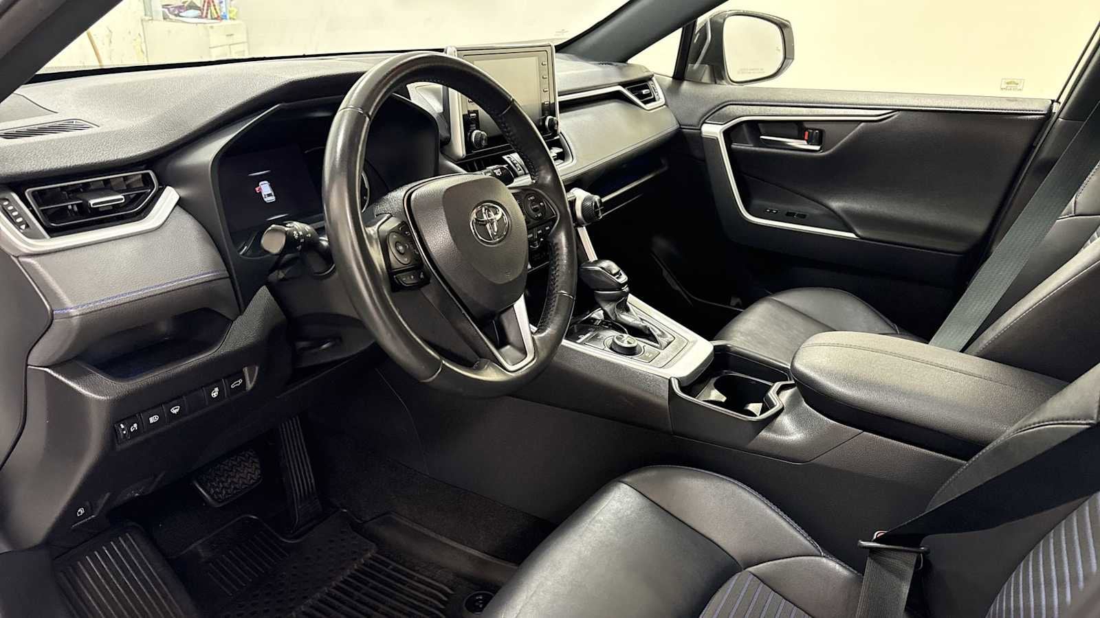 Thumbnail: 2021 Toyota RAV4 - 12