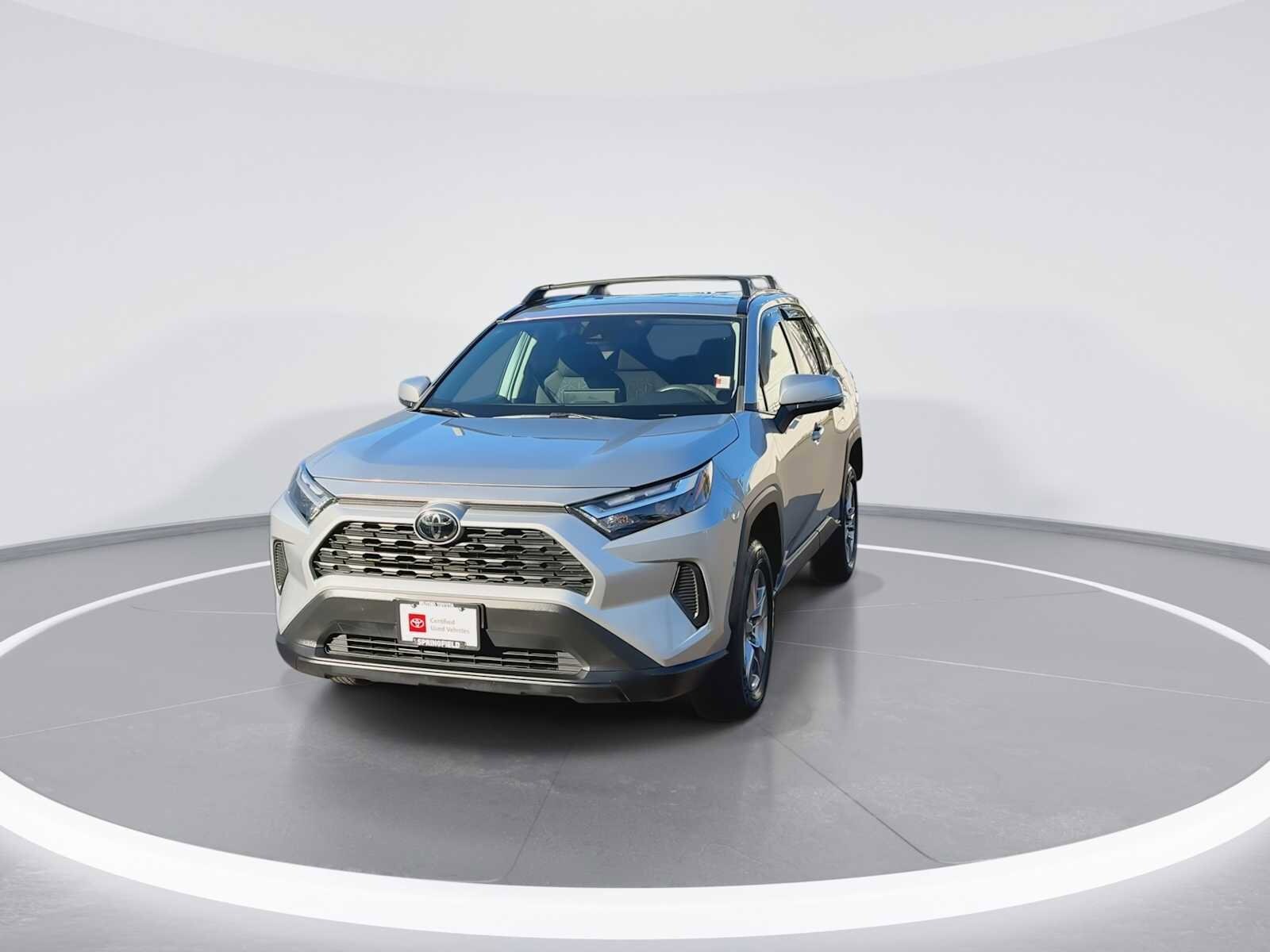 2023 Toyota RAV4 XLE photo 3