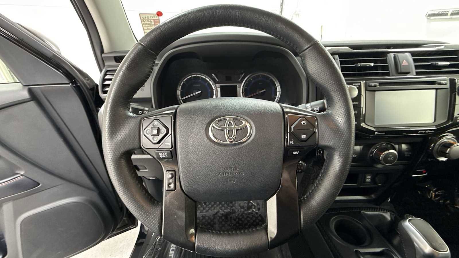 Thumbnail: 2018 Toyota 4Runner - 16