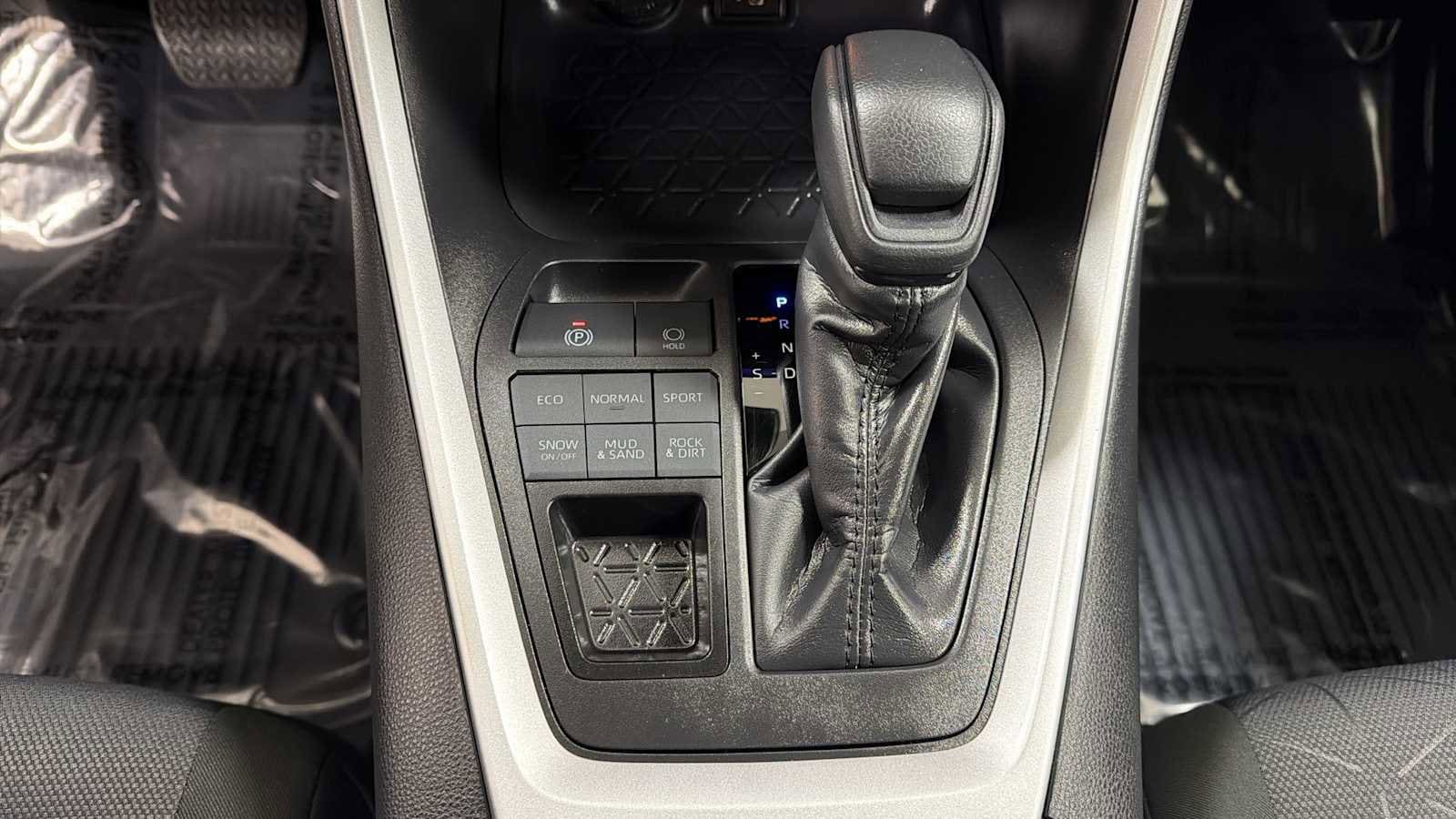 Thumbnail: 2025 Toyota RAV4 - 22