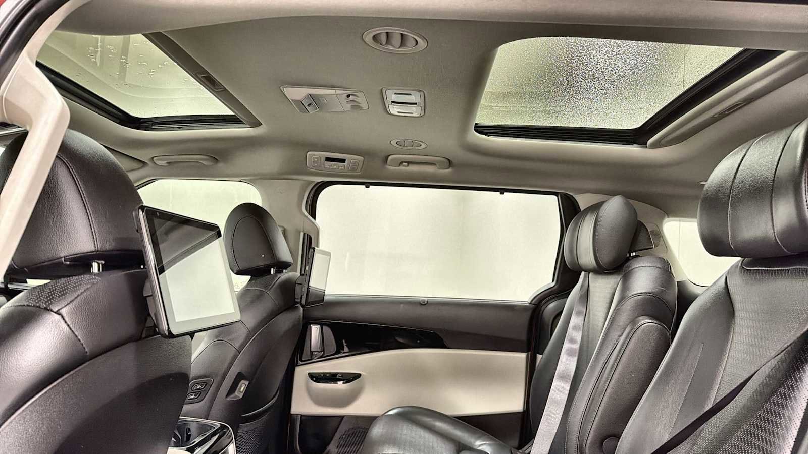 Thumbnail: 2022 Kia Carnival - 24