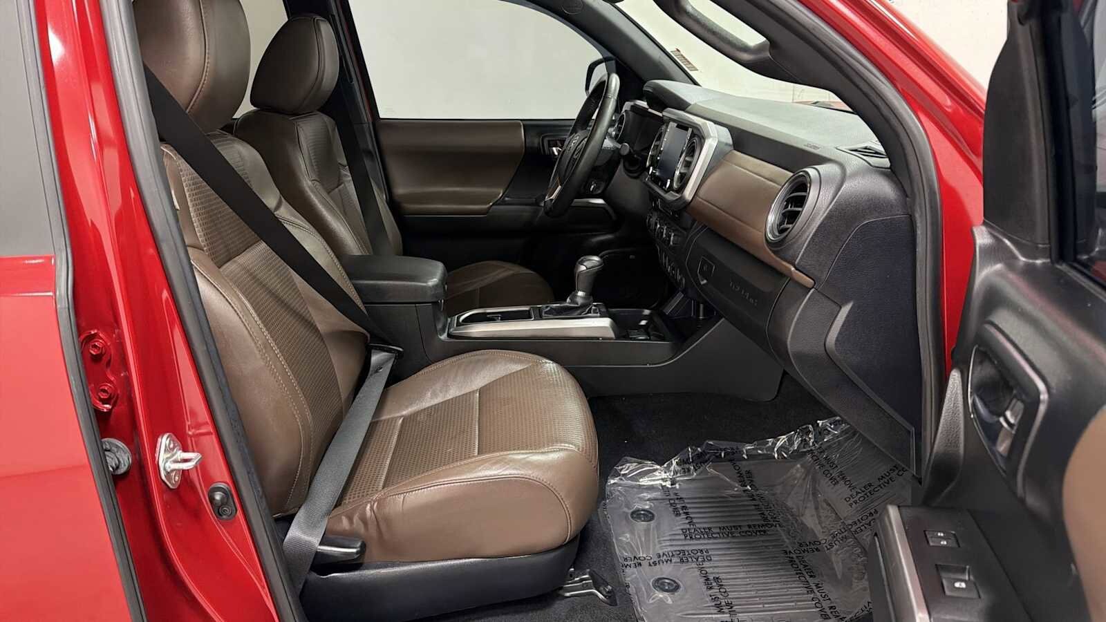 Thumbnail: 2022 Toyota Tacoma - 30