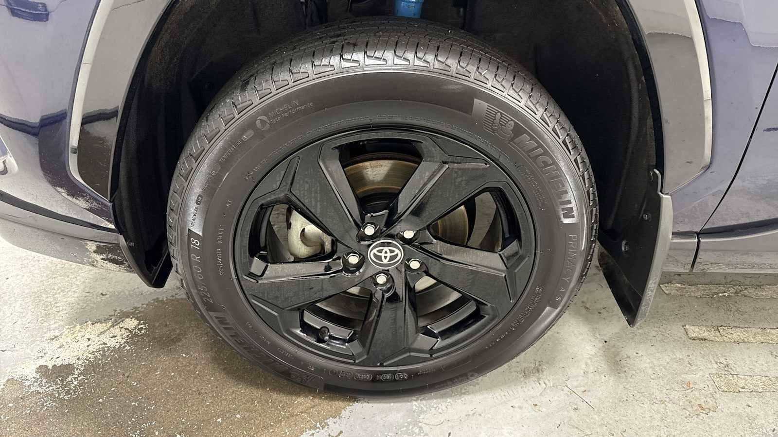 Thumbnail: 2021 Toyota RAV4 - 10