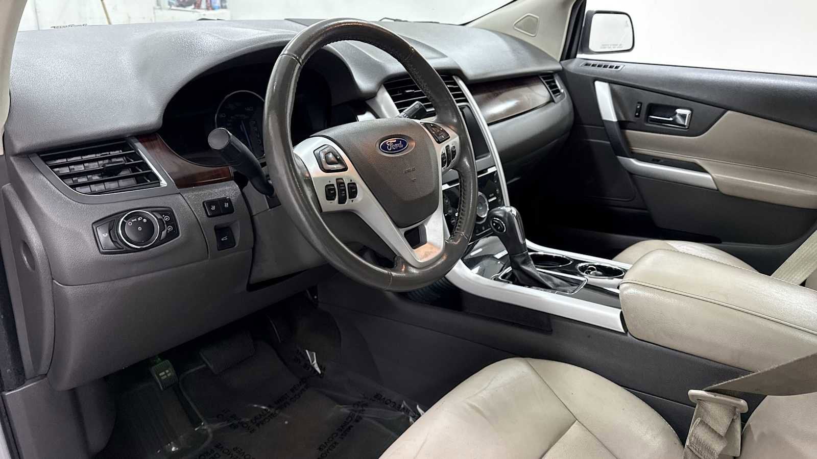 Thumbnail: 2013 Ford Edge - 12