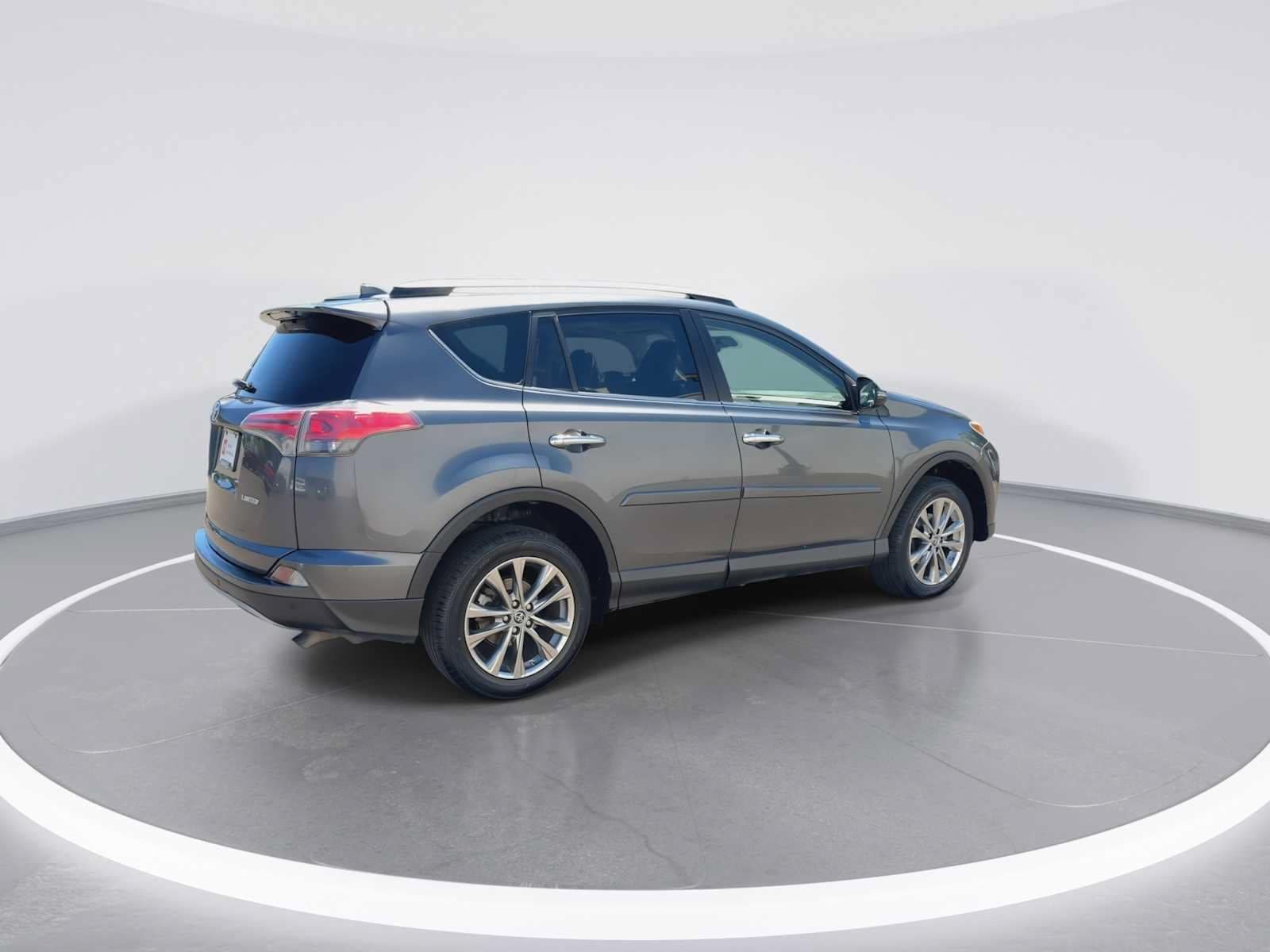 Thumbnail: 2018 Toyota RAV4 - 8