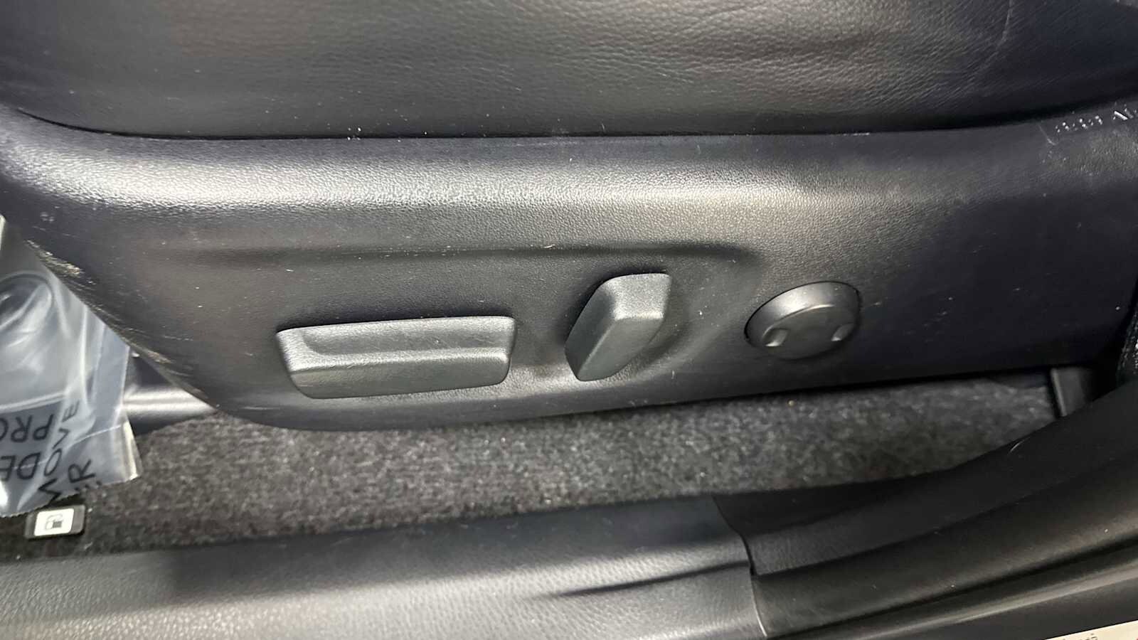 Thumbnail: 2017 Toyota RAV4 - 14