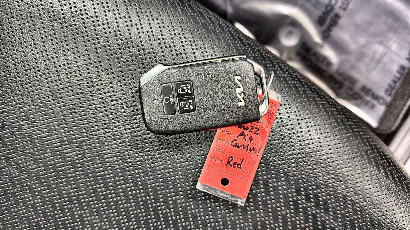 Thumbnail: 2022 Kia Carnival - 33