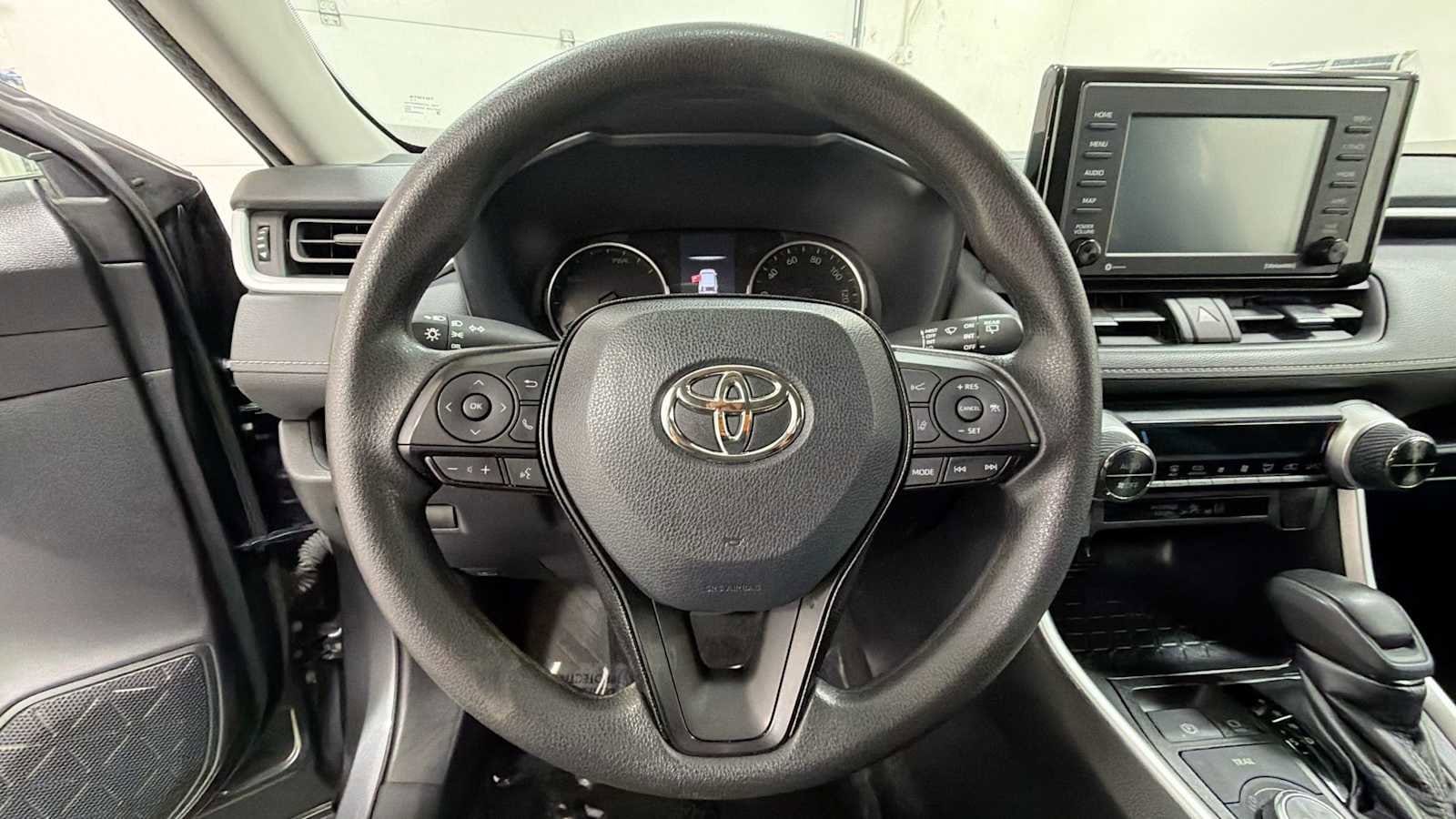 Thumbnail: 2021 Toyota RAV4 - 16