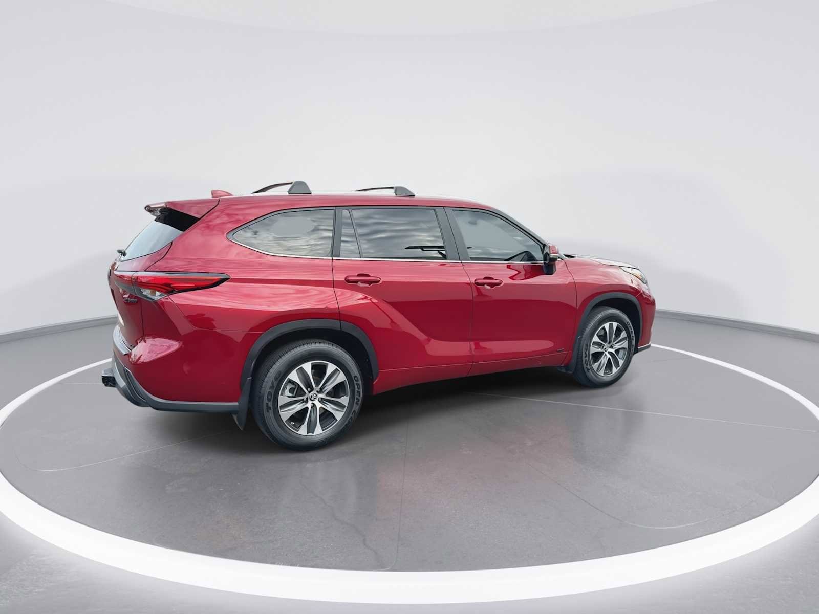 Thumbnail: 2023 Toyota Highlander - 8