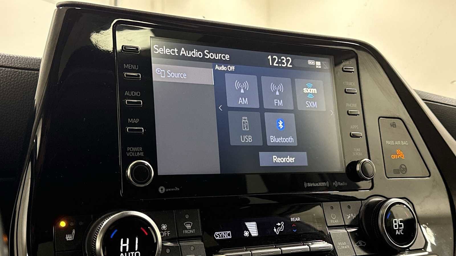 Thumbnail: 2022 Toyota Highlander - 18