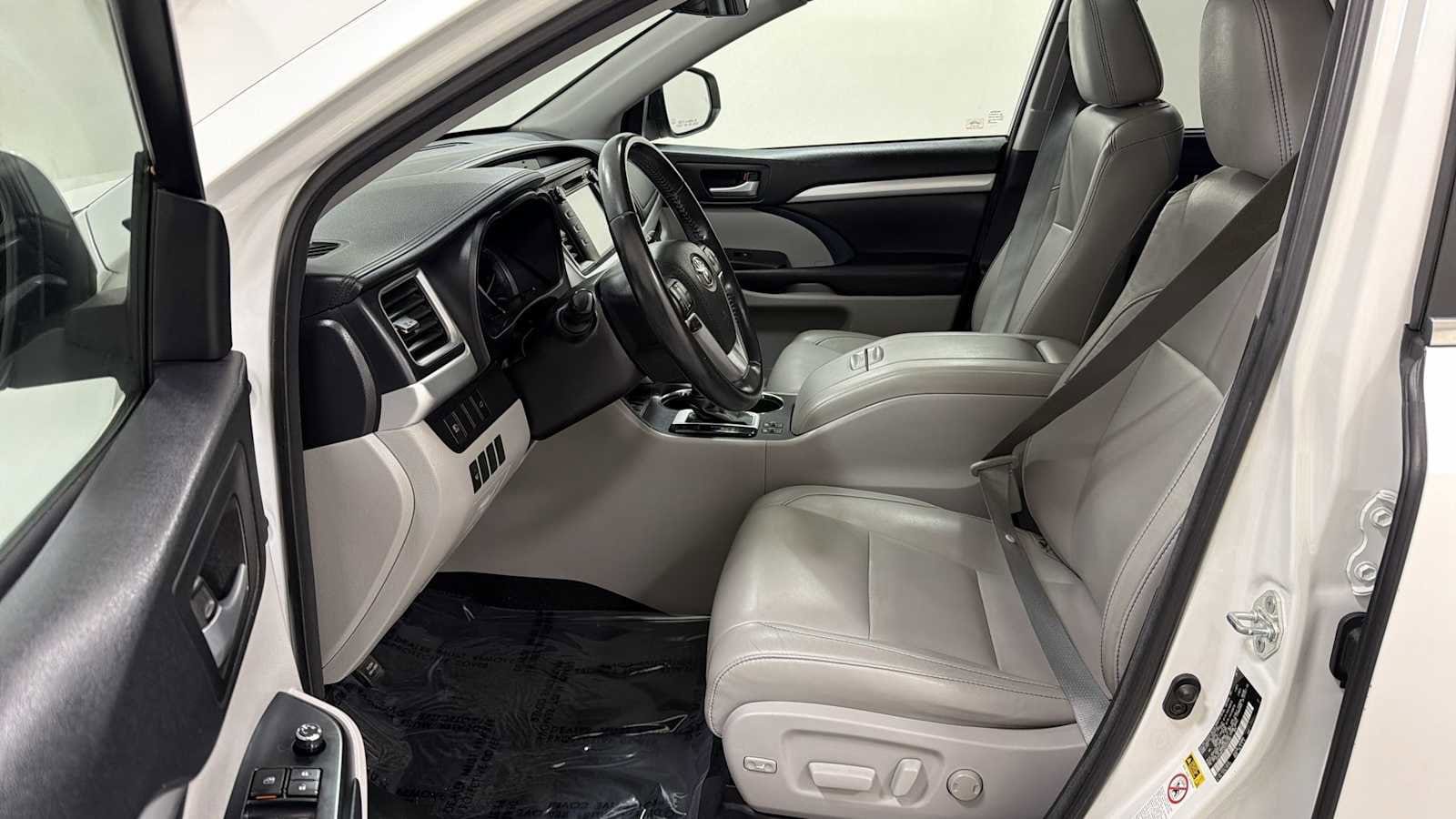 Thumbnail: 2017 Toyota Highlander - 13