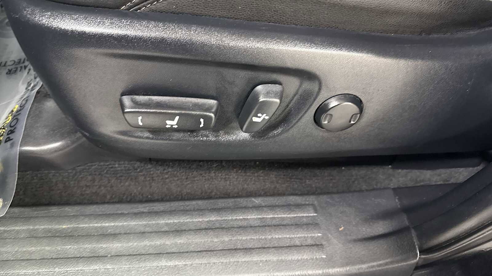 Thumbnail: 2019 Toyota 4Runner - 14