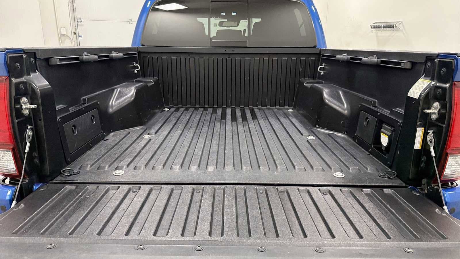 Thumbnail: 2018 Toyota Tacoma - 28