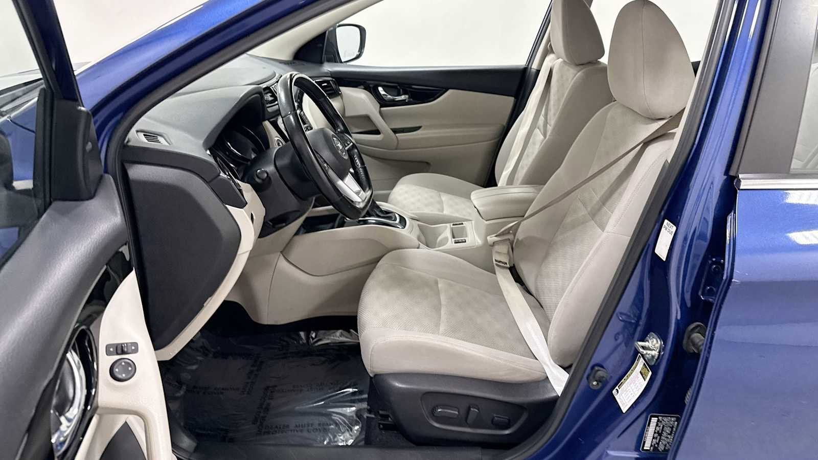 Thumbnail: 2022 Nissan Rogue Sport - 13