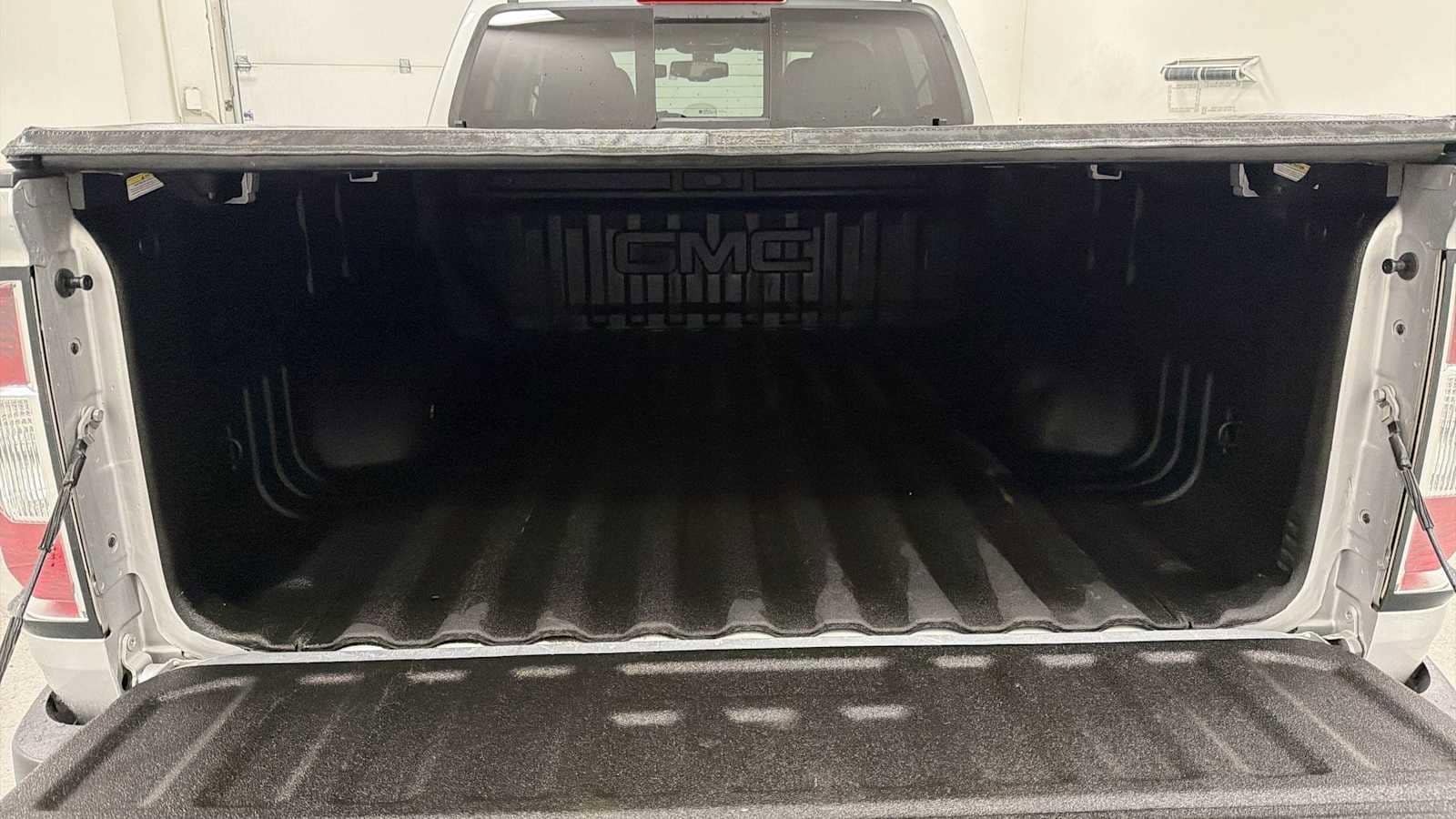 Thumbnail: 2017 GMC Canyon - 28