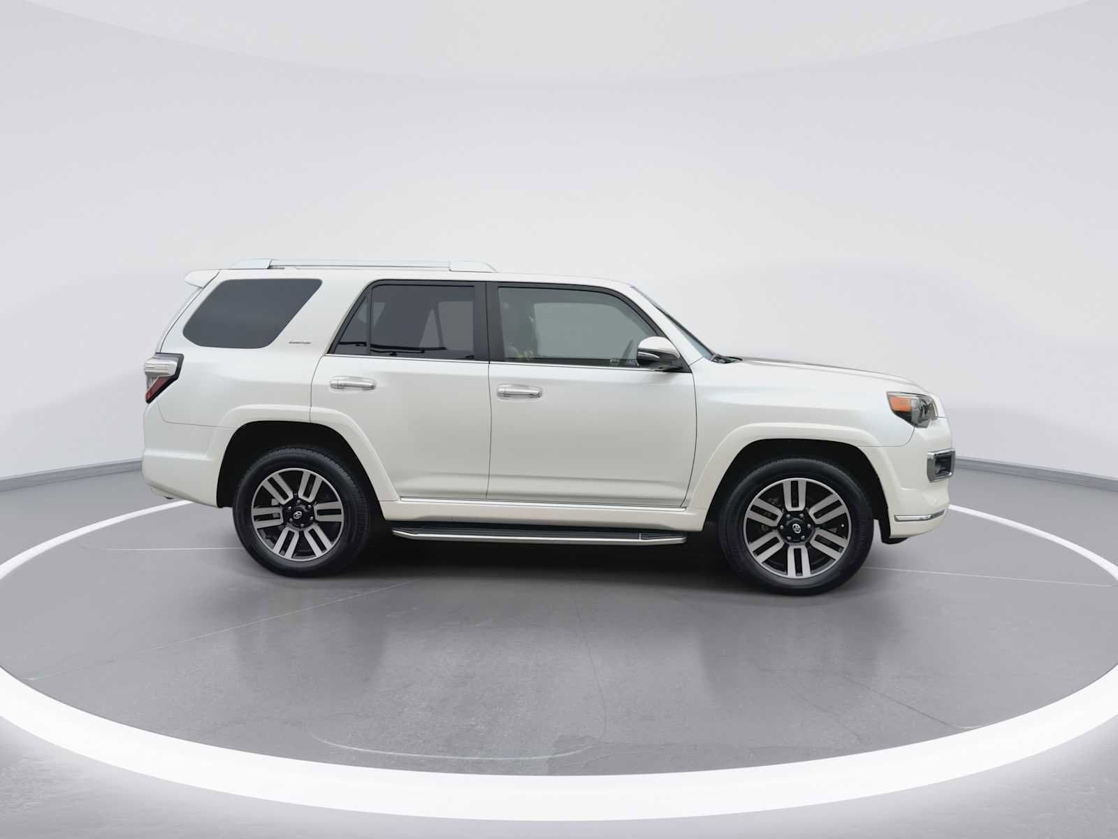Thumbnail: 2015 Toyota 4Runner - 9