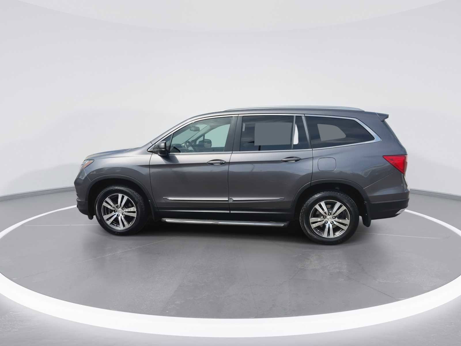Thumbnail: 2017 Honda Pilot - 5