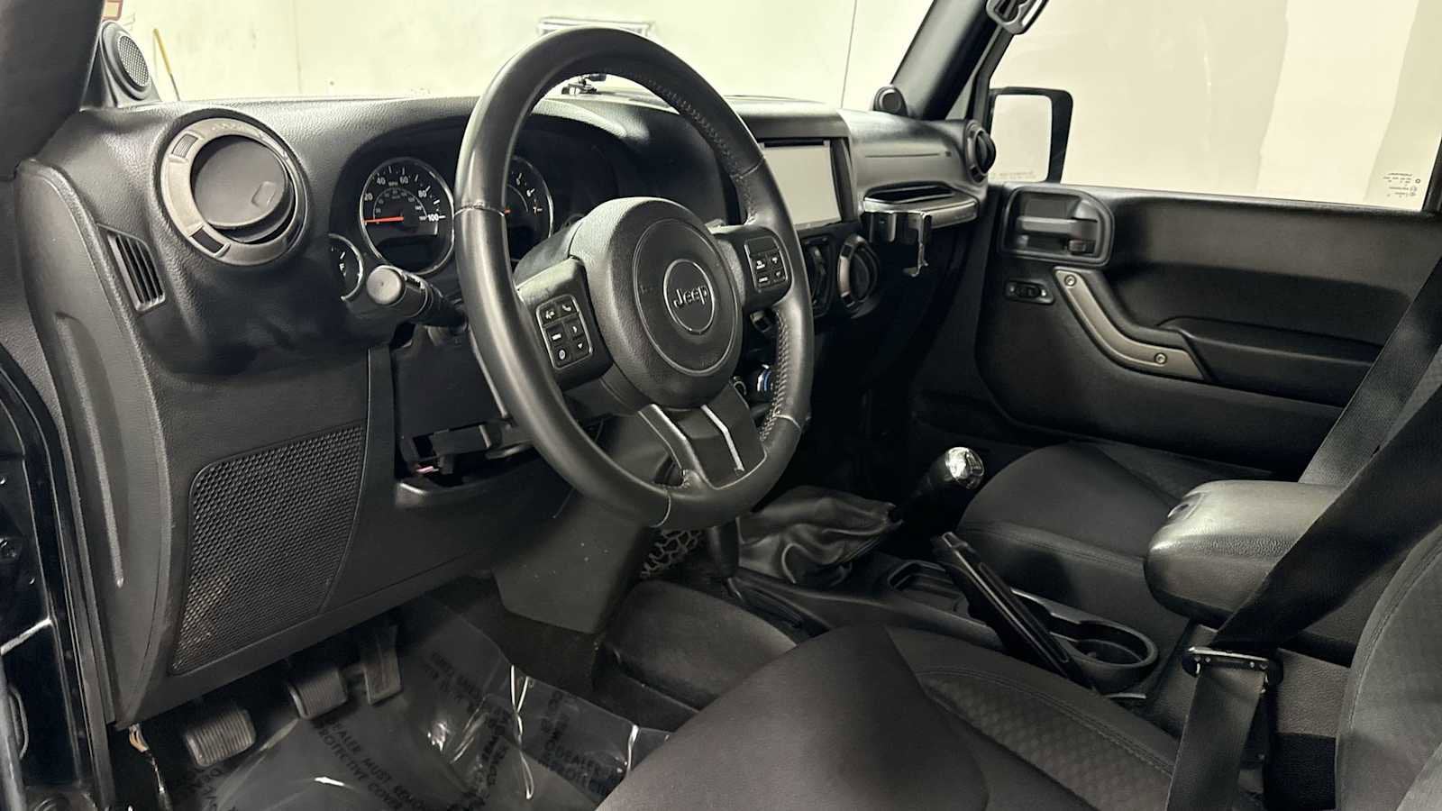 Thumbnail: 2013 Jeep Wrangler - 12