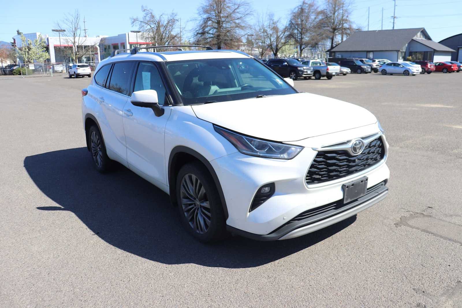 Thumbnail: 2020 Toyota Highlander - 3
