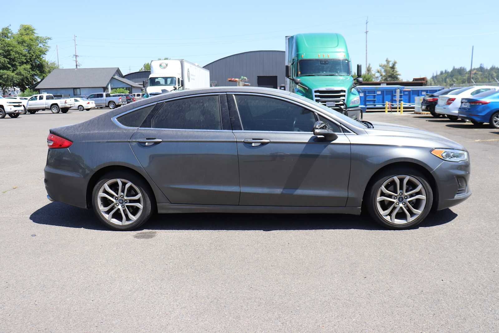 2019 Ford Fusion SEL photo 4