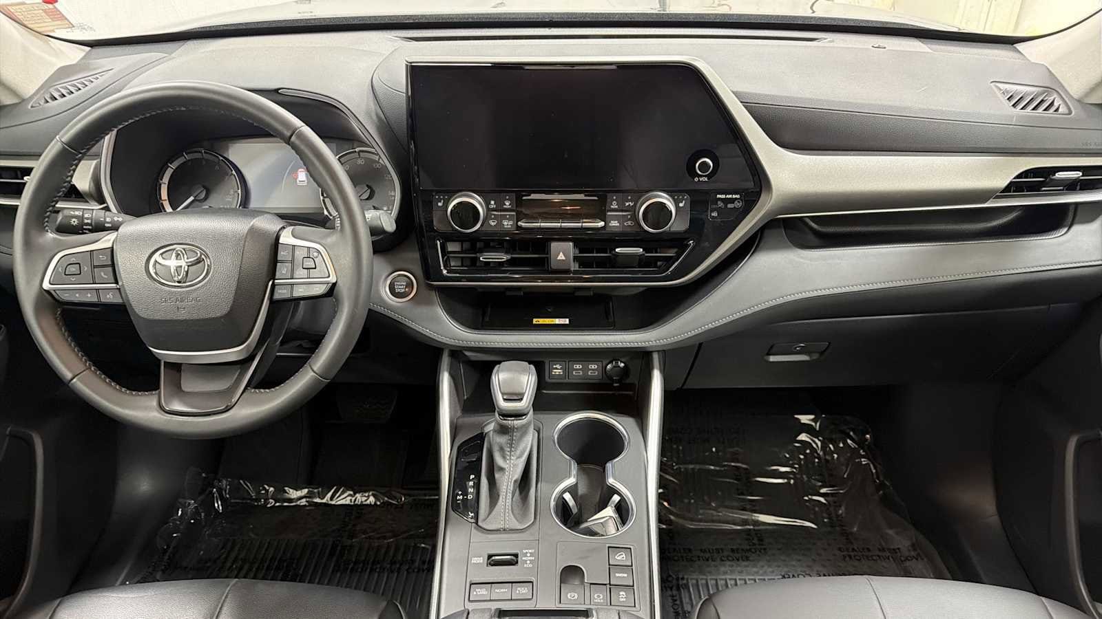 Thumbnail: 2024 Toyota Highlander - 28