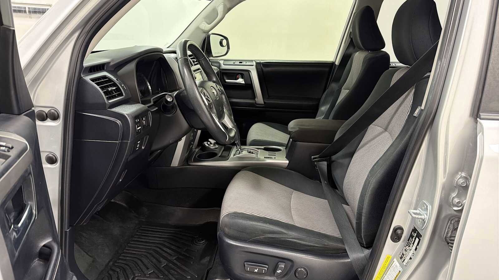 Thumbnail: 2016 Toyota 4Runner - 13