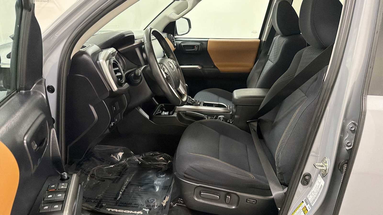 Thumbnail: 2020 Toyota Tacoma - 13