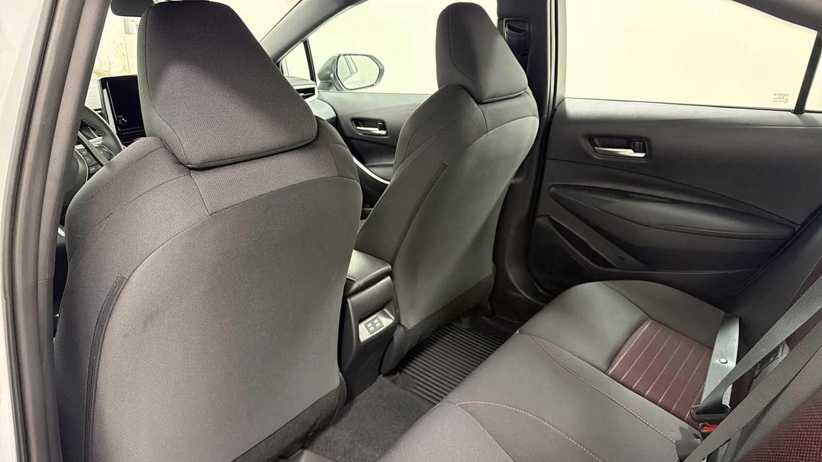 Thumbnail: 2025 Toyota Corolla - 25