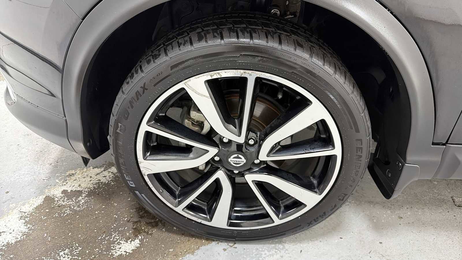 Thumbnail: 2018 Nissan Rogue Sport - 10