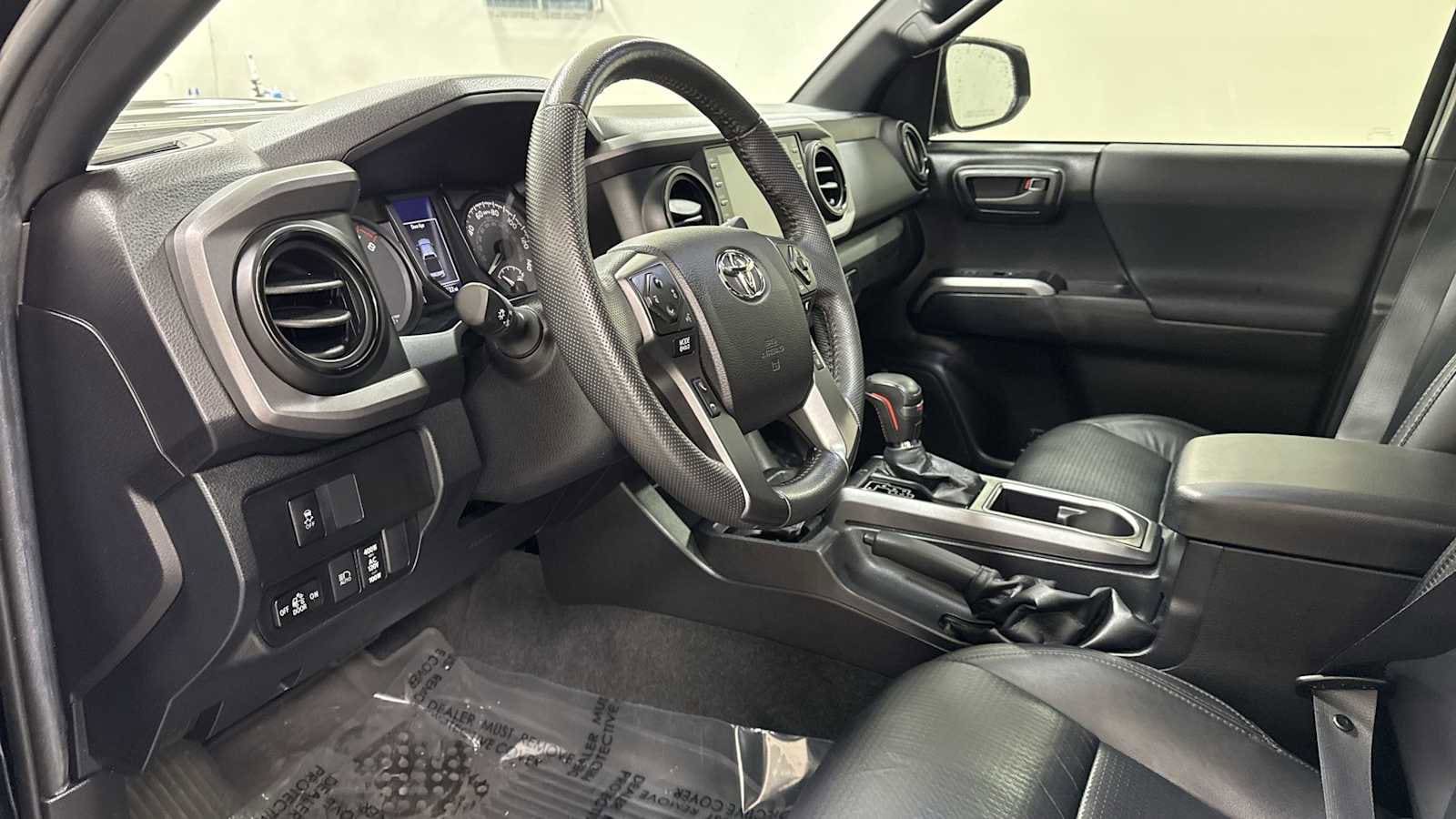 Thumbnail: 2021 Toyota Tacoma - 12