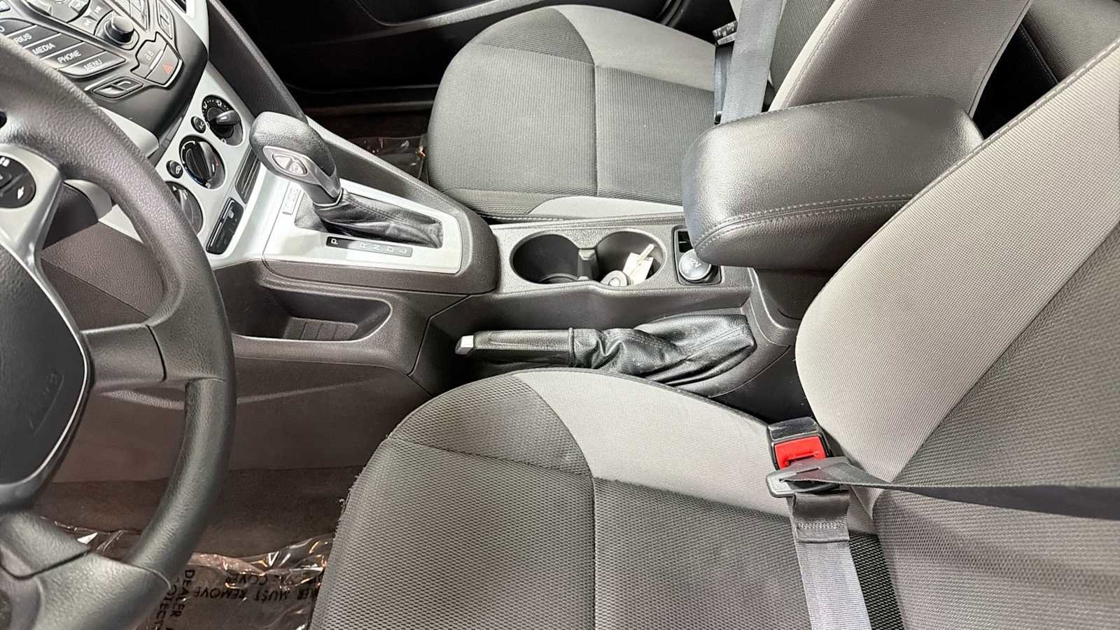 Thumbnail: 2014 Ford Focus - 21
