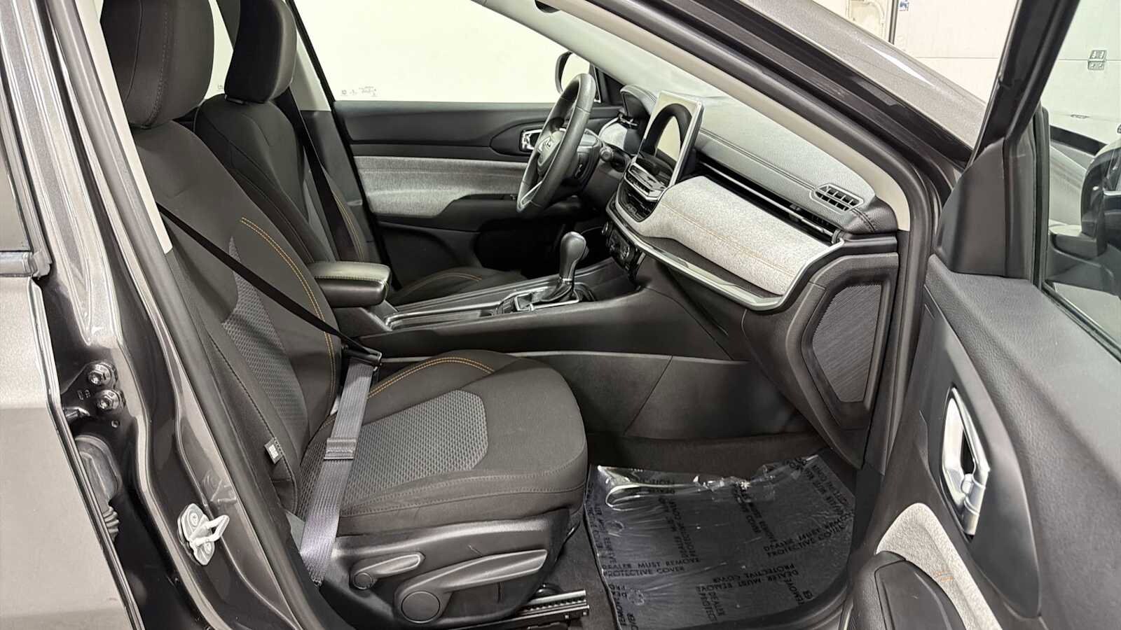 Thumbnail: 2022 Jeep Compass - 28