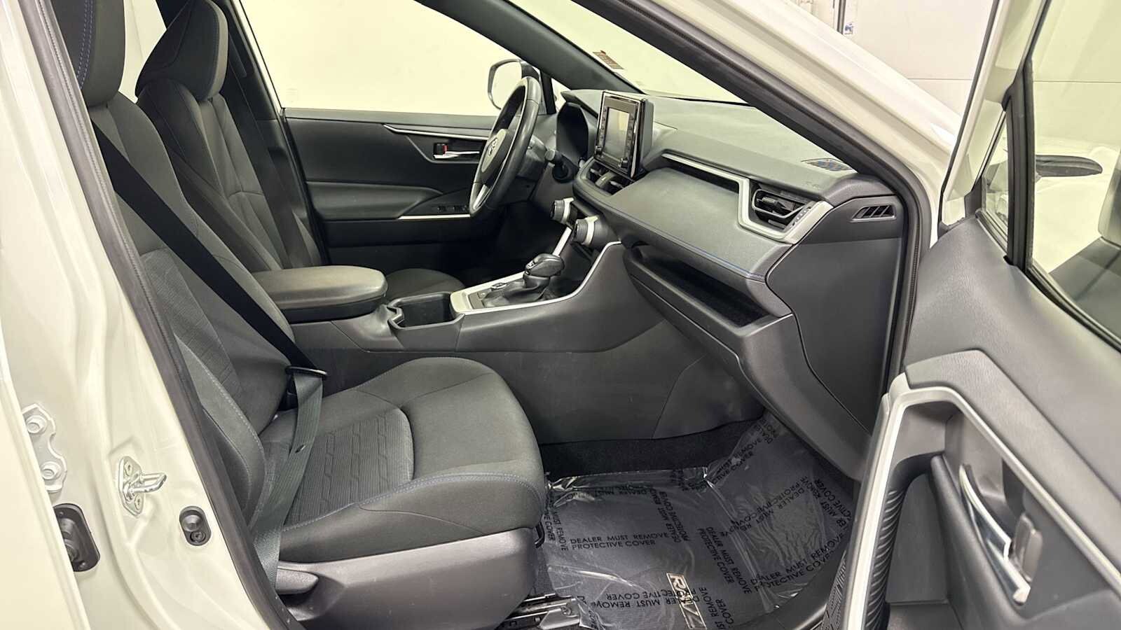 Thumbnail: 2022 Toyota RAV4 - 28