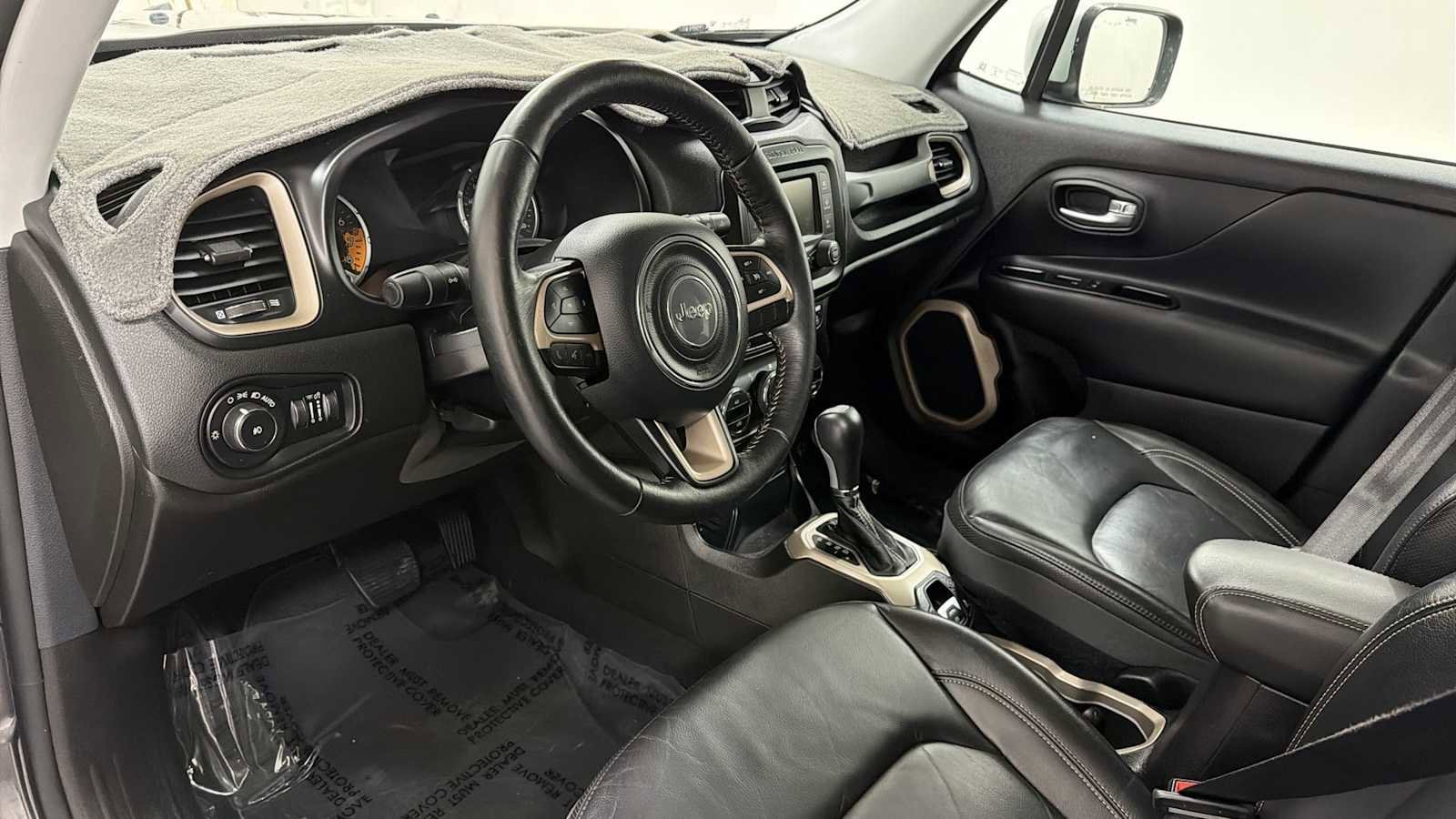 Thumbnail: 2016 Jeep Renegade - 12