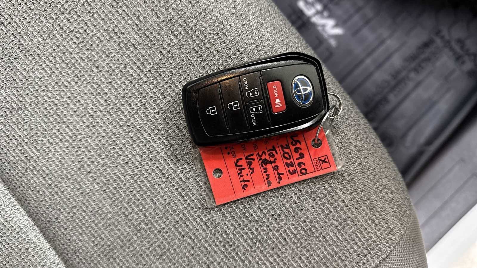 Thumbnail: 2023 Toyota Sienna - 16