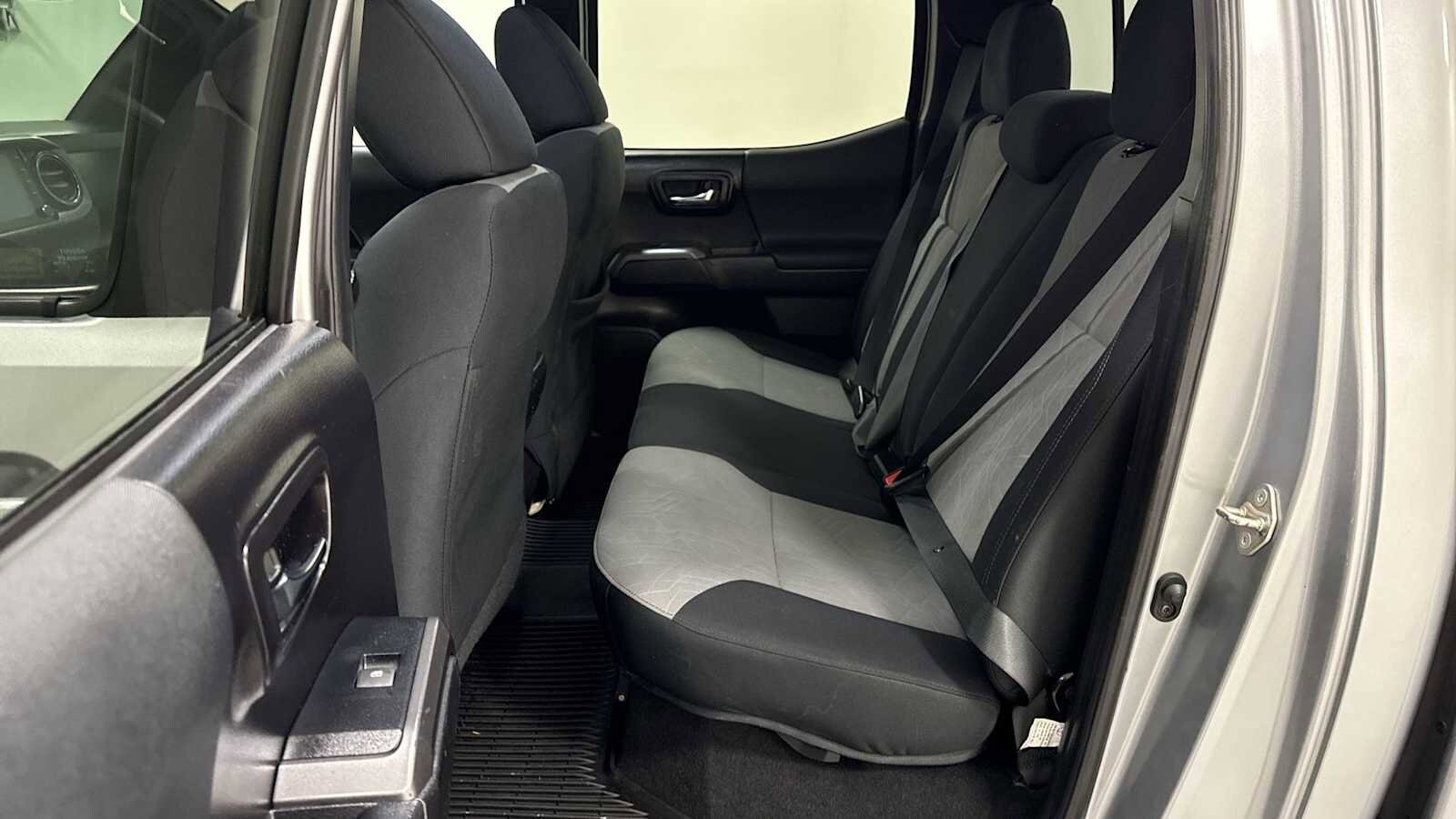 Thumbnail: 2020 Toyota Tacoma - 23