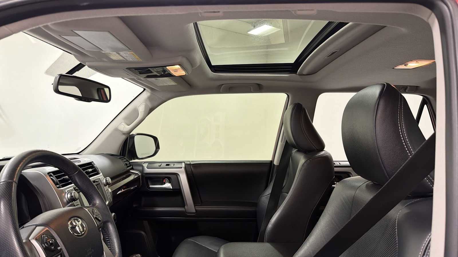 Thumbnail: 2017 Toyota 4Runner - 24