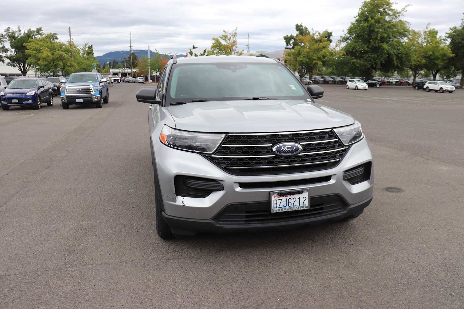 2021 Ford Explorer XLT photo 3