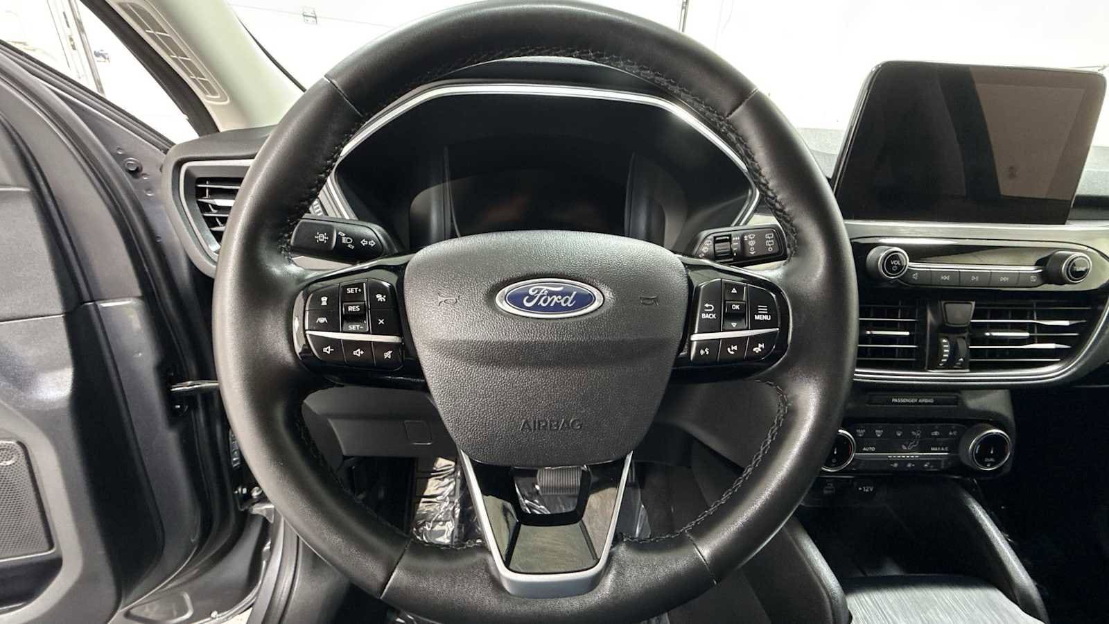 Thumbnail: 2022 Ford Escape - 16