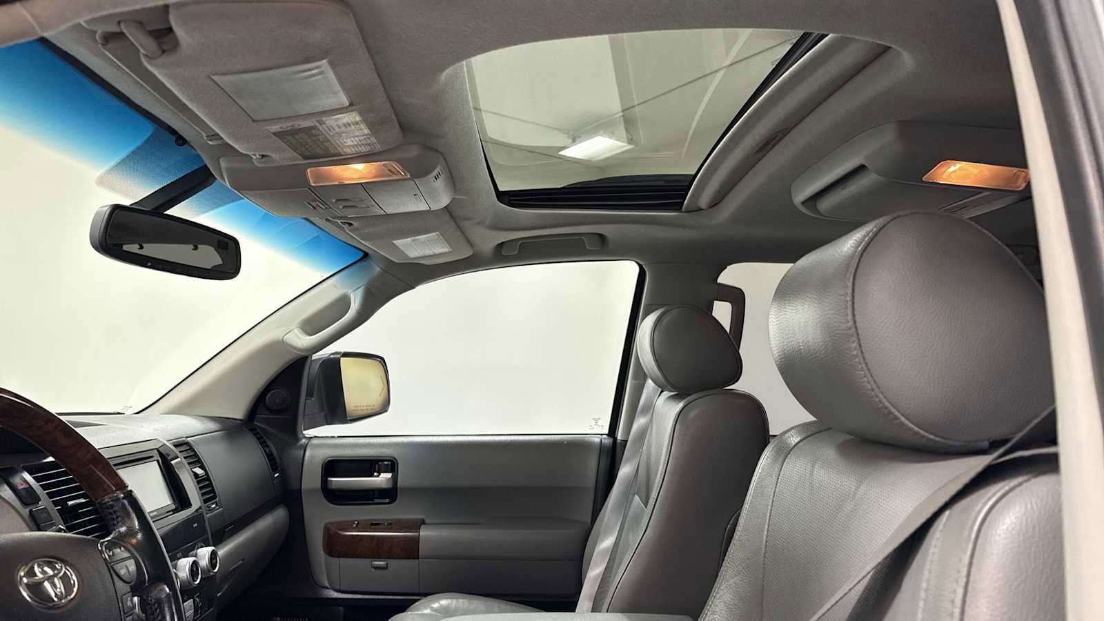 Thumbnail: 2010 Toyota Sequoia - 23