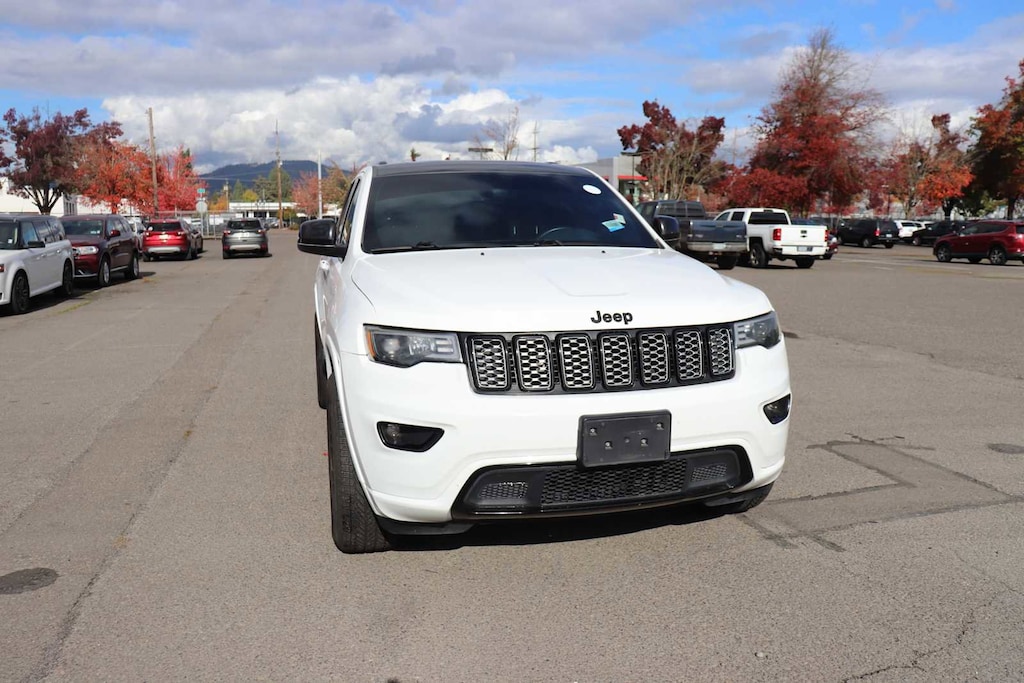 Used 2017 Jeep Grand Cherokee Laredo 4x4 SUV